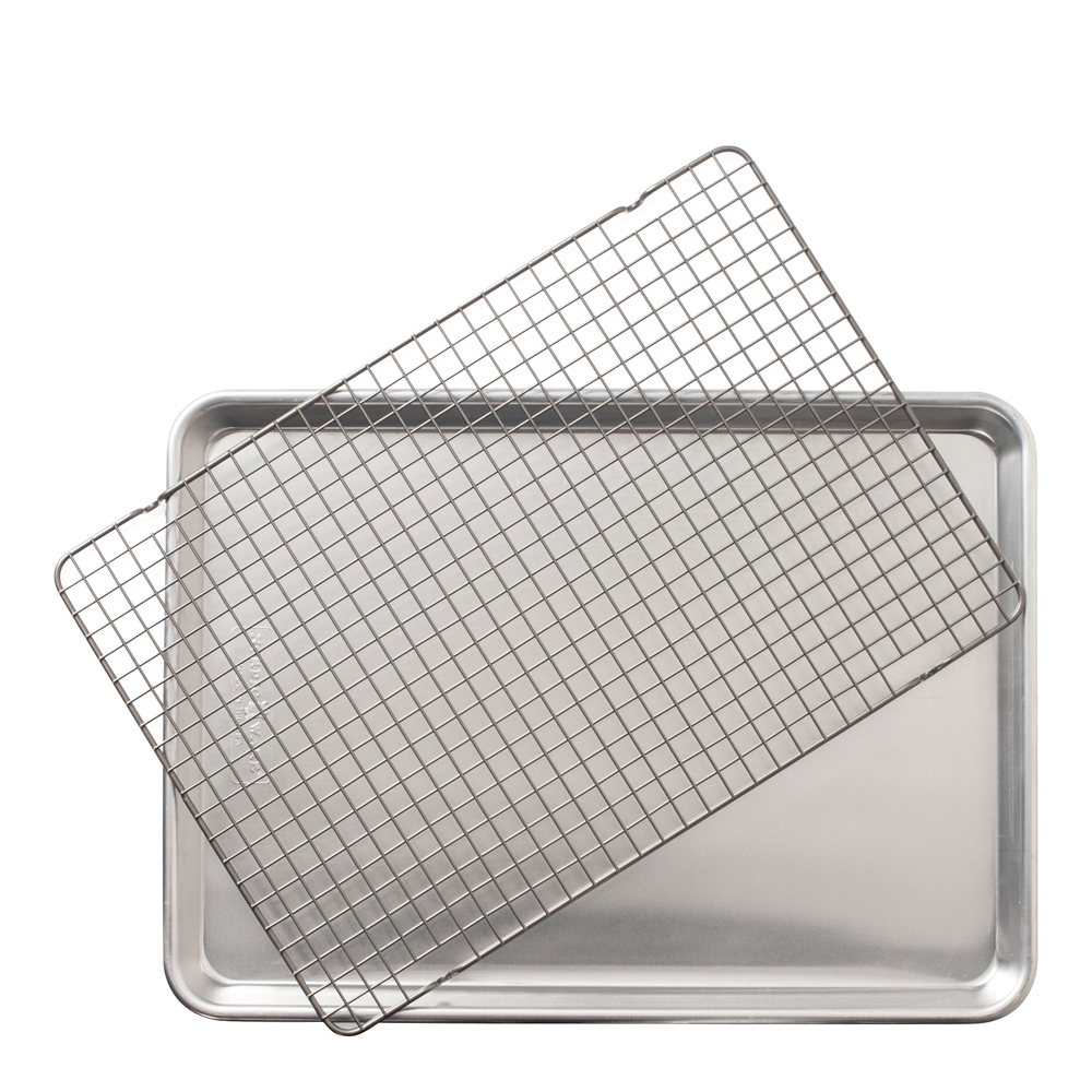 Nordic Ware - Naturals Half Sheet Bakplåt med ugnssäkert grillgaller 45x33 cm