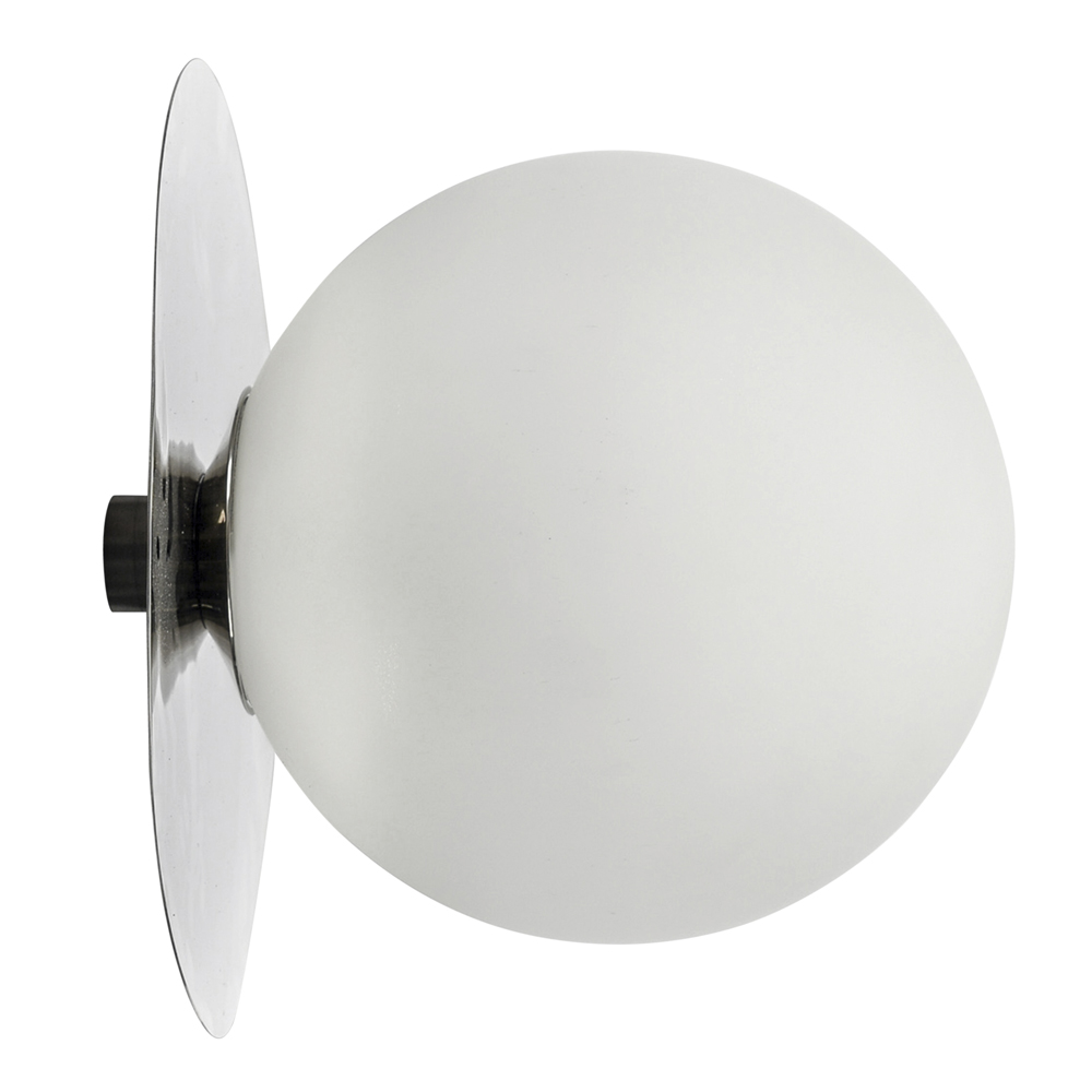 Läs mer om Byon - Lush Globe Vägglampa 27 cm Silver/Vit