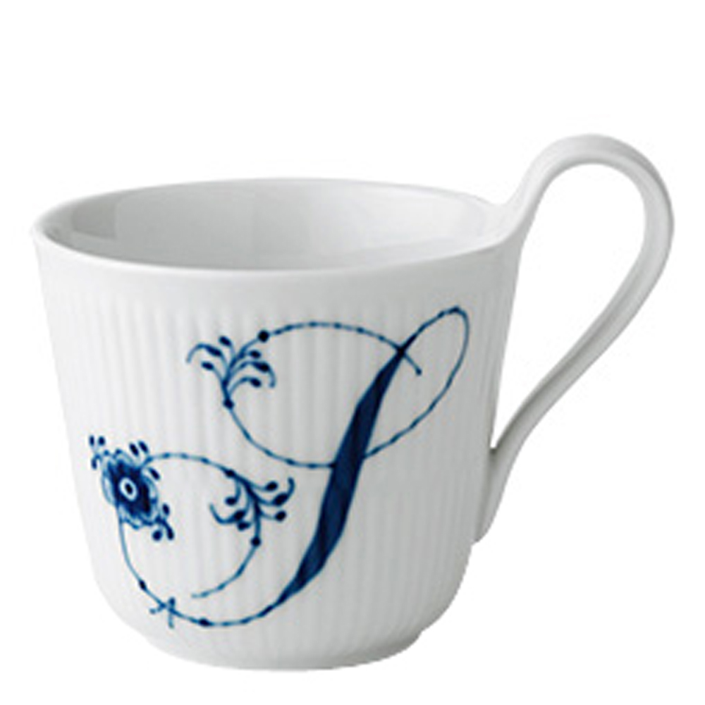 Läs mer om Royal Copenhagen - Blue Fluted Pl Alphabet Mugg 33 cl S