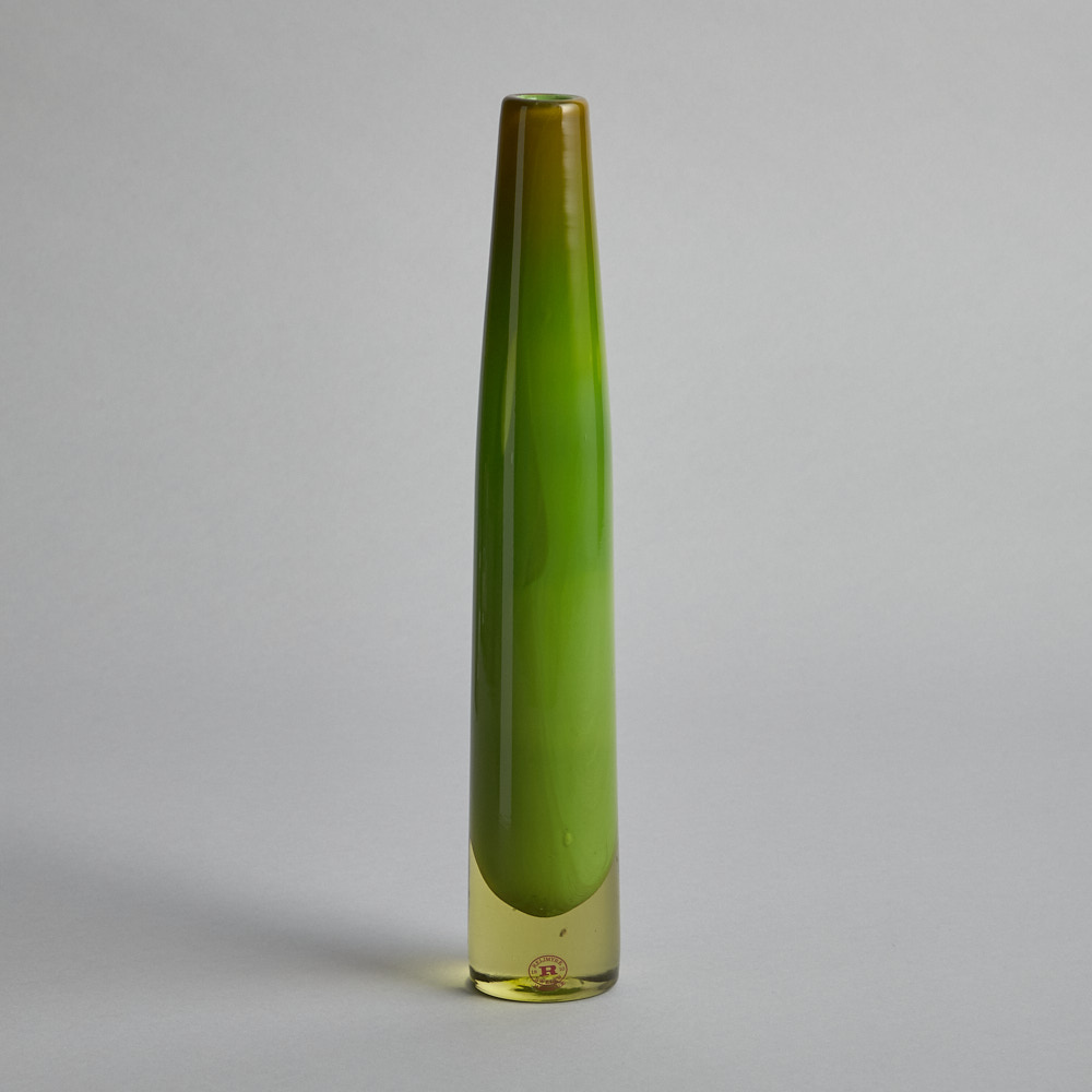 Reijmyre Glasbruk – SÅLD Avlång grön vas