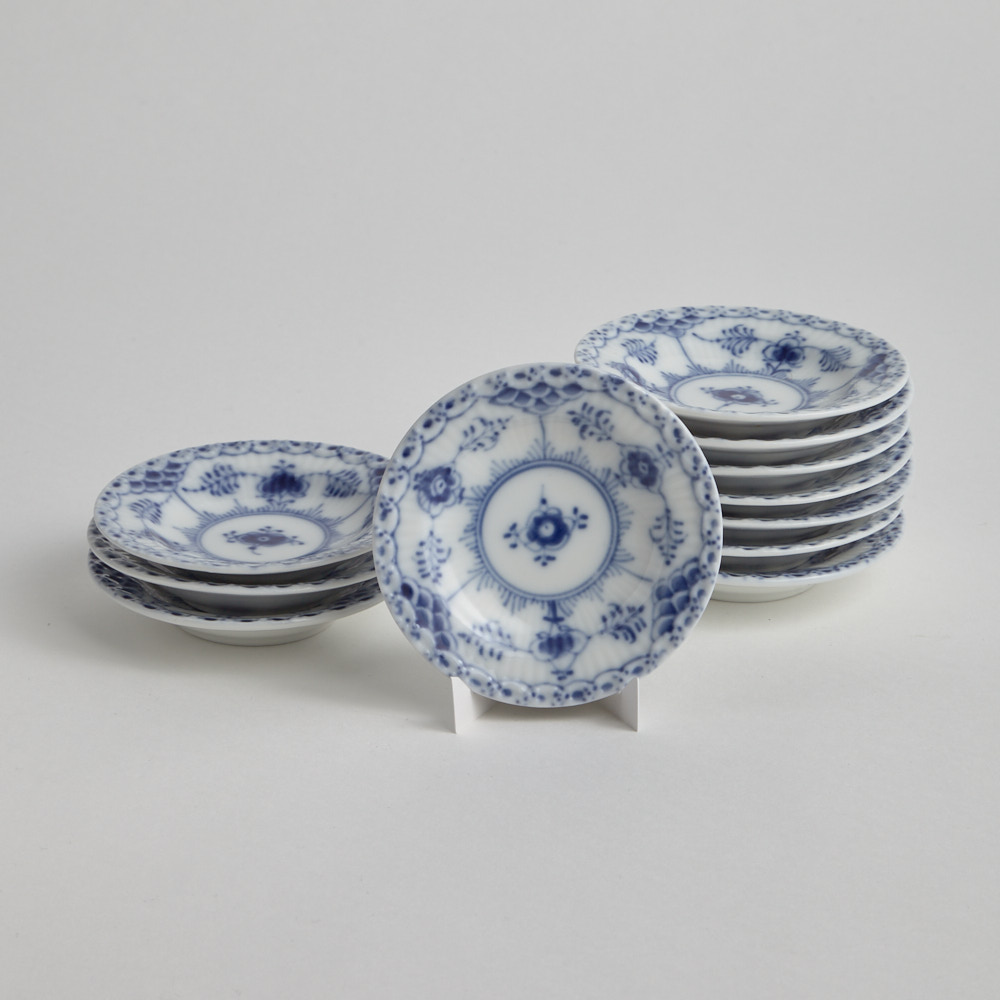 Royal Copenhagen - SÅLD "Musselmalet" 11 st minifat
