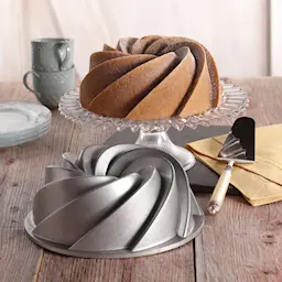 Nordic Ware Bakeform Heritage  hover