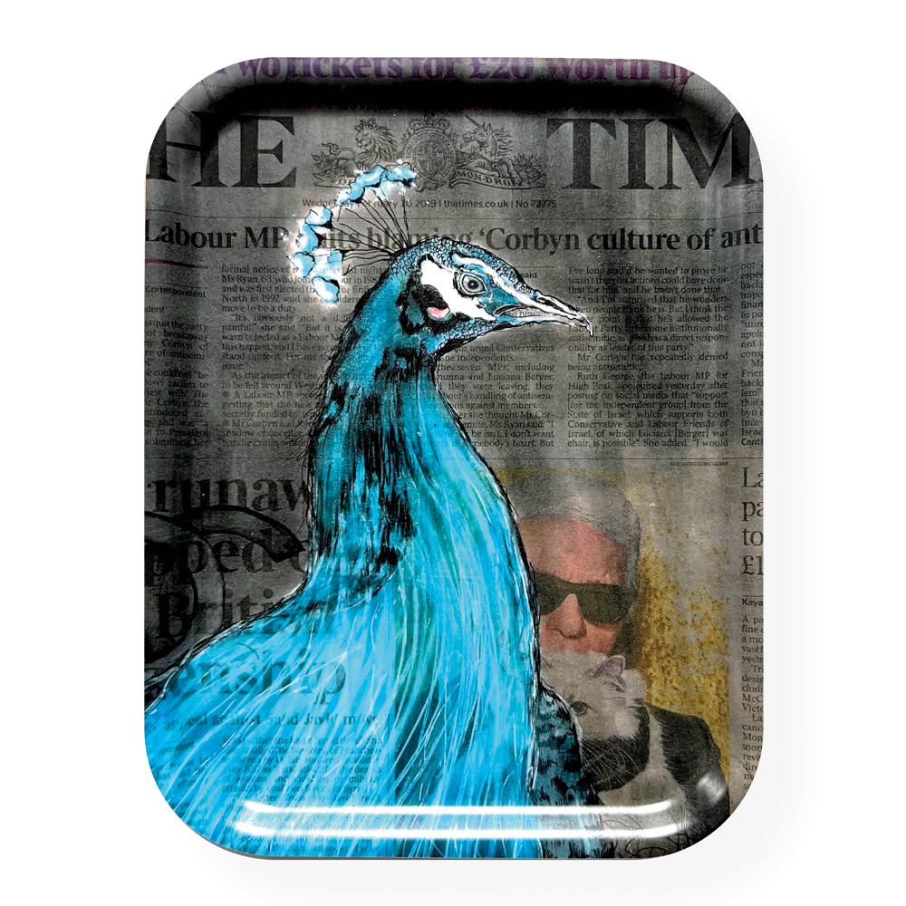 Lisa Törner Art - Frukostbricka RIP Karl Lagerfeld 20x27 cm Svart