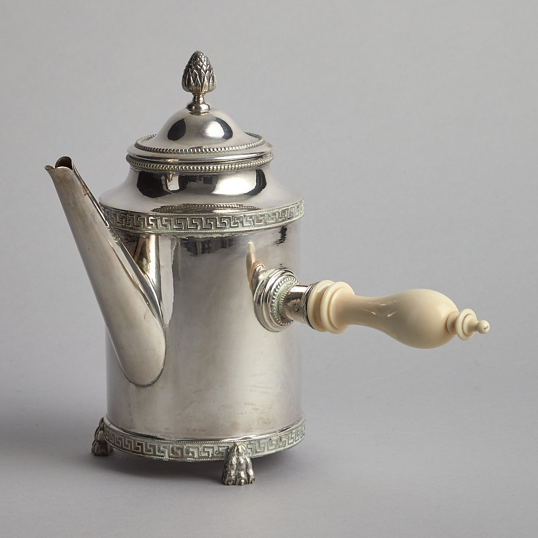 Läs mer om Vintage - Kaffekanna i nysilver 1900 talets första hälft