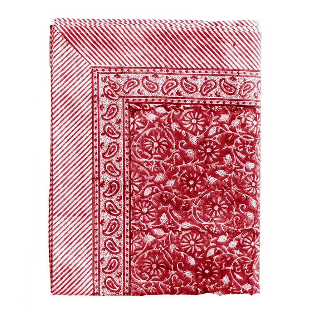 Läs mer om Chamois - Margerita Duk 170x270 cm Röd