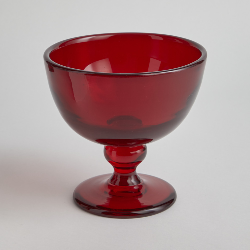 Reijmyre Glasbruk – SÅLD Röd glasskål på fot