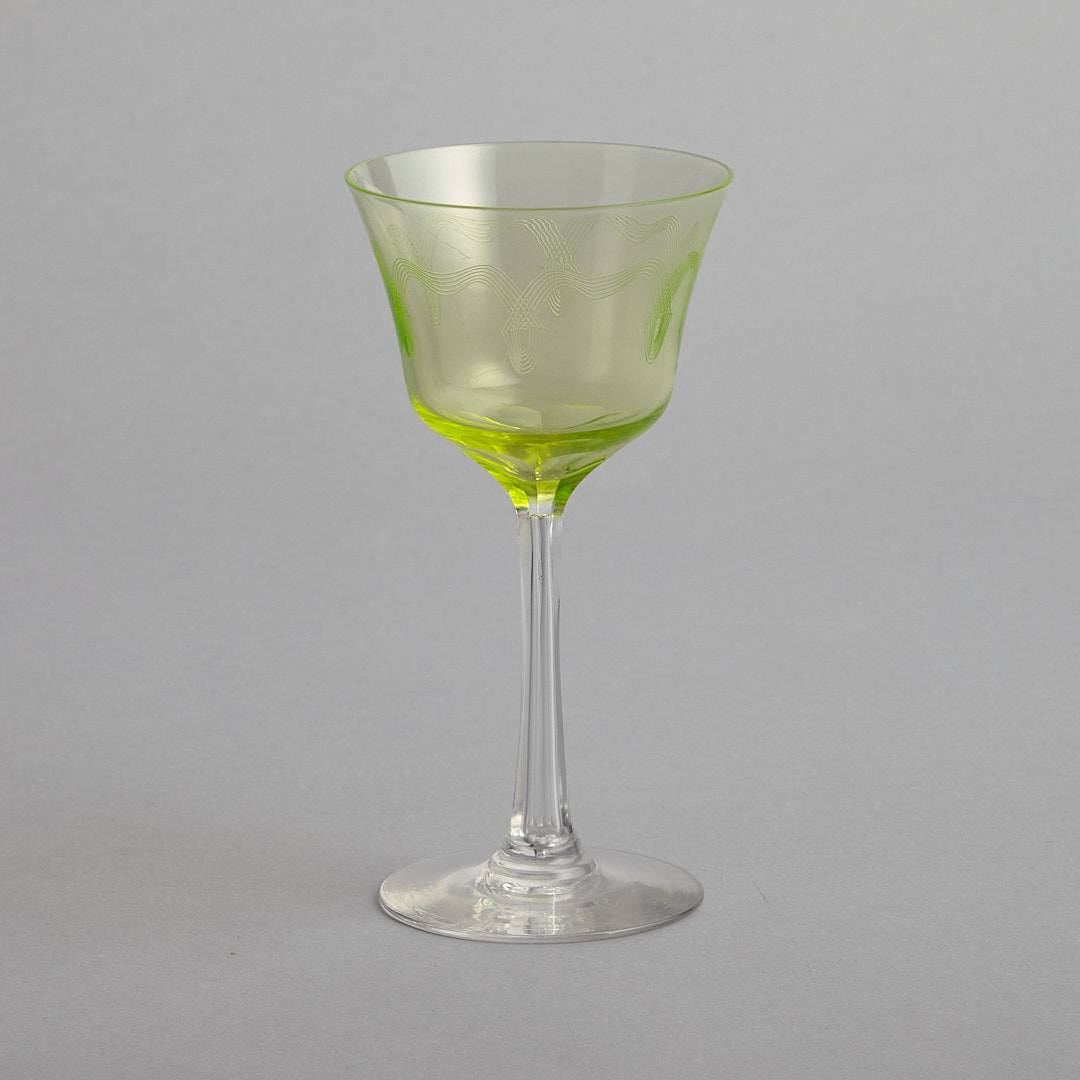 Vintage Vitvinsglas i Ljusgrönt Glas 11 st