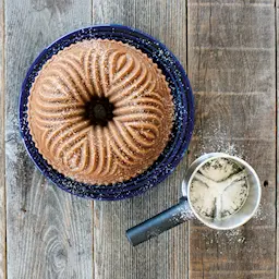 Nordic Ware Bakeform Bavaria Svart  hover