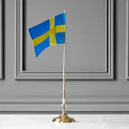 Skultuna Flaggstang med svensk flagg   hover