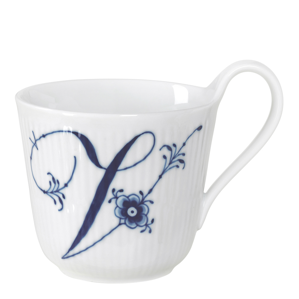 Läs mer om Royal Copenhagen - Blue Fluted Pl Alphabet Mugg 33 cl V