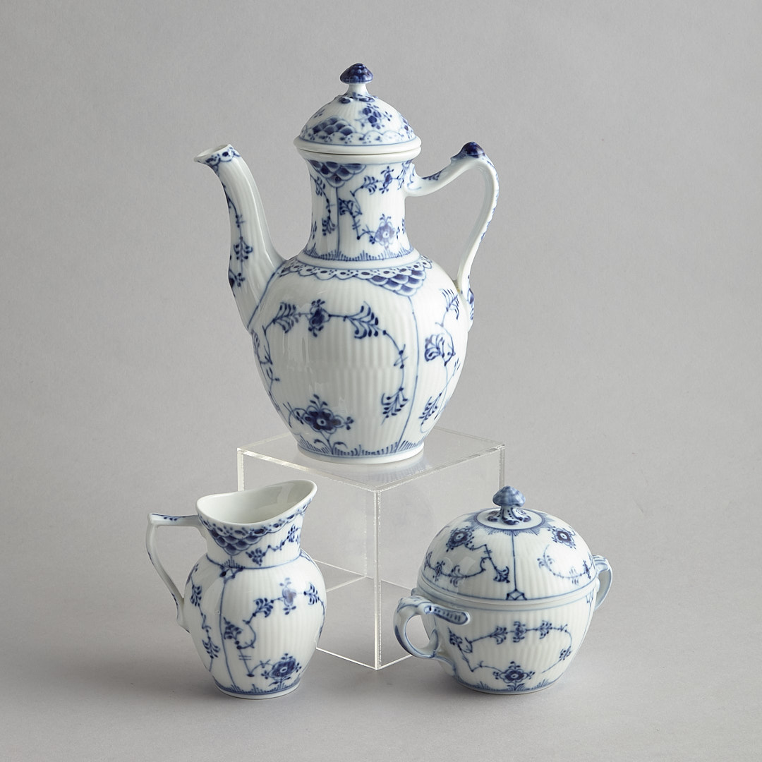 Royal Copenhagen - SÅLD Musselmalet Gräddsnipa sockerskål och kaffekanna