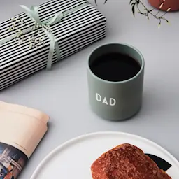 Design Letters Favourite Cup Dad Grønn  hover