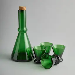 Vintage Grön konformad karaff med 4 glas 