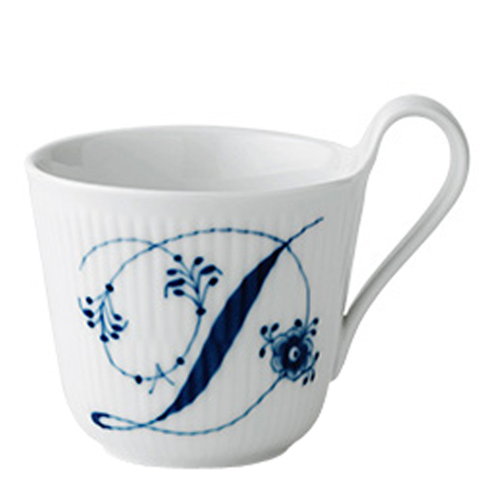 Läs mer om Royal Copenhagen - Blue Fluted Pl Alphabet Mugg 33 cl D