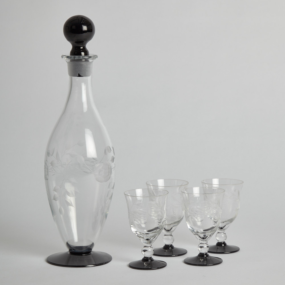 Läs mer om Vintage - Karaff med Svart Botten och 4 st Glas